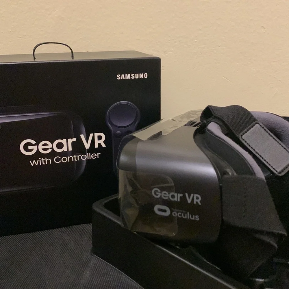 SAMSUNG GEAR VR W/controller